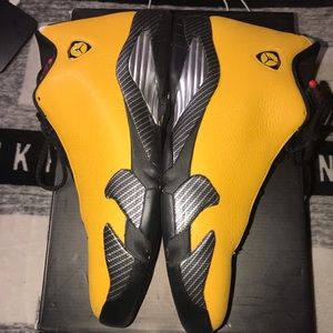 Ferrari retro Jordan 14